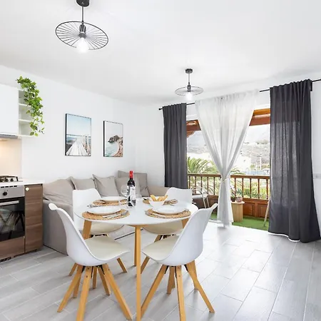 Tenohomes Elegant Hideaway In Nature