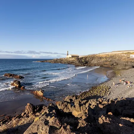 Tenohomes Elegant Hideaway In Nature Los Silos