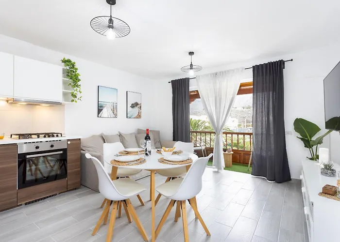 Tenohomes Elegant Hideaway In Nature