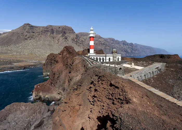 Tenohomes Elegant Hideaway In Nature