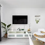 Apartment Tenohomes Elegant Hideaway In Nature *