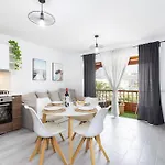 Tenohomes Elegant Hideaway In Nature